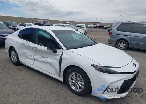 2025 Toyota Camry Le z USA, uszkodzony, nr VIN 4T1DAACK2SU568579